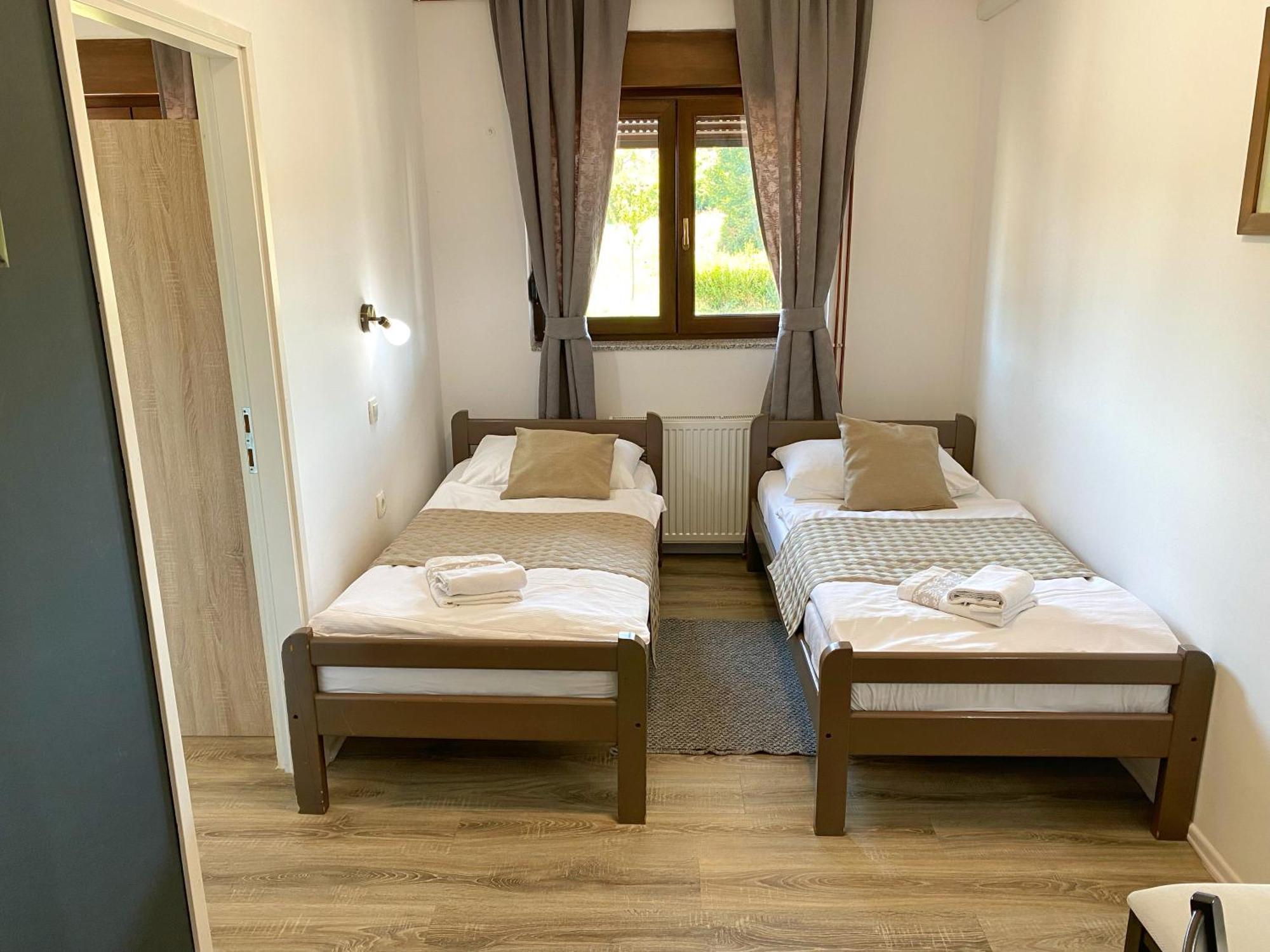 16 Lakes Guesthouse Grabovac  Buitenkant foto